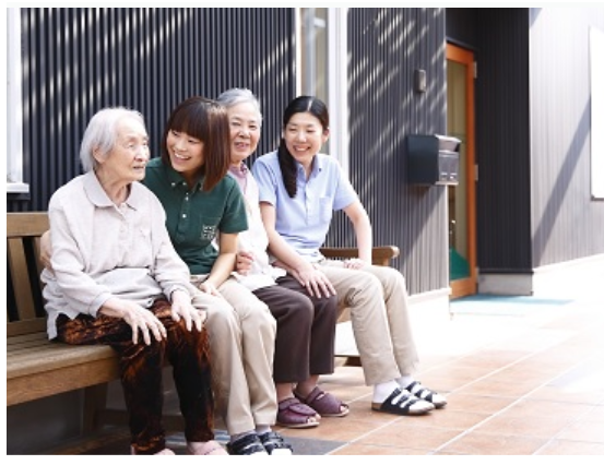 介護療養型老人保健施設ちょうろく（常勤）の介護福祉士求人メイン写真1