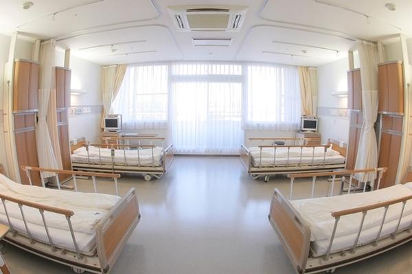 医療法人柏成会　青木病院（常勤）の看護助手求人メイン写真3