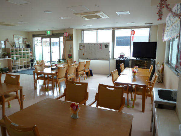  介護付老人ホームえがお（常勤）の介護福祉士求人の写真