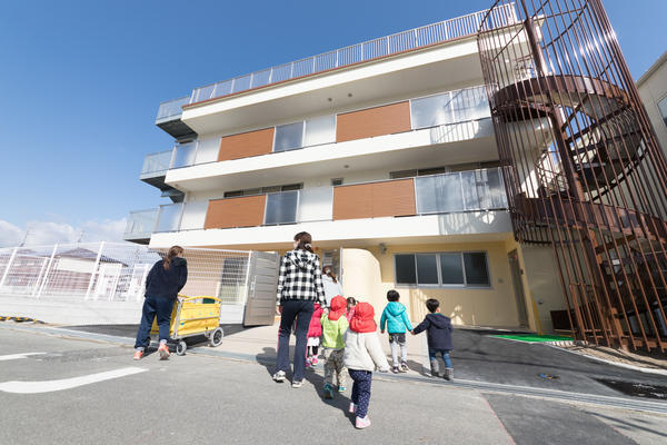 みどりわかば保育園（常勤）の保育士求人メイン写真1