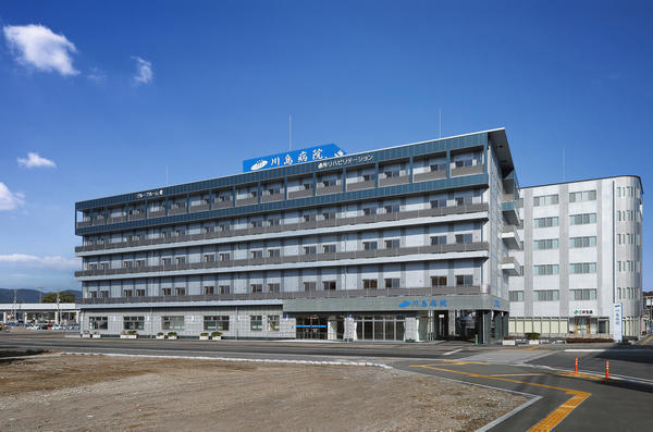 川島病院（常勤）の介護福祉士求人メイン写真1