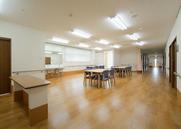 住宅型有料老人ホーム夢眠やましな（生活相談員/常勤）の介護福祉士求人メイン写真3