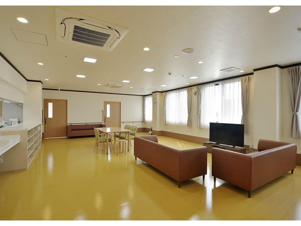 グループホーム へいあん片瀬鵠沼（エリア社員/日勤常勤）の介護職求人メイン写真2