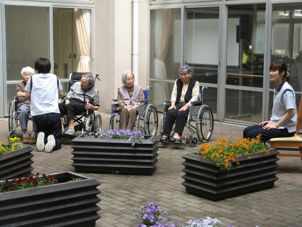 特別養護老人ホーム 江東園（常勤）の介護福祉士求人メイン写真4