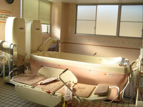 特別養護老人ホーム 鶴林園（常勤）の介護福祉士求人メイン写真2