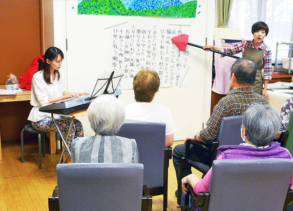 横浜市城郷小机地域ケアプラザ デイサービス パートケアワーカーの介護職求人メイン写真3