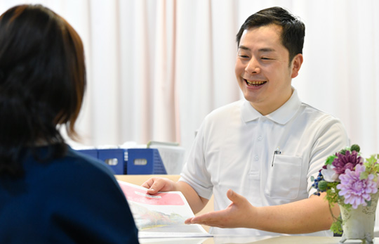 介護老人保健施設　宮沢の里 はなもも苑（支援相談員/常勤）の社会福祉士求人の写真