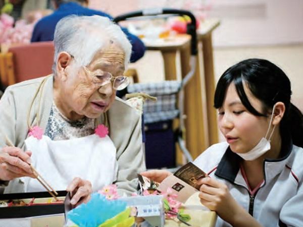 介護老人保健施設 横浜あおばの里（パート）の看護師求人メイン写真1