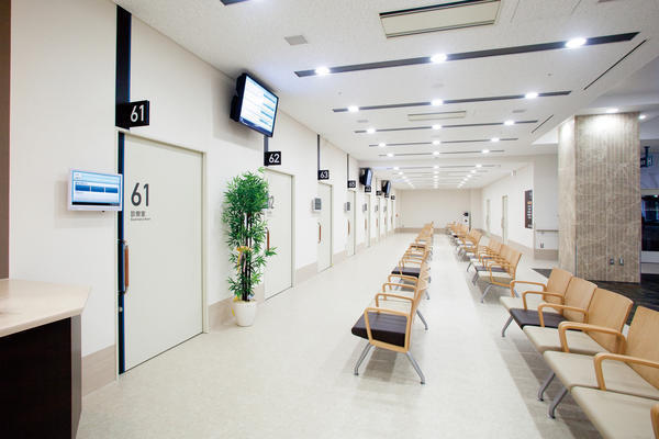 新百合ヶ丘総合病院（外来/常勤）の看護師求人メイン写真2