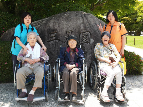 介護老人保健施設あおやまの介護職求人の写真