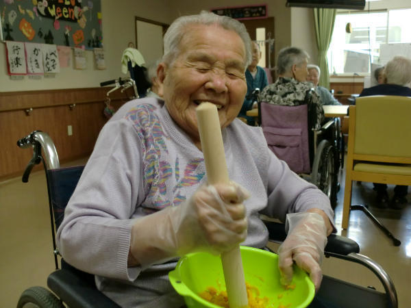 介護老人保健施設あおやまの介護職求人メイン写真4