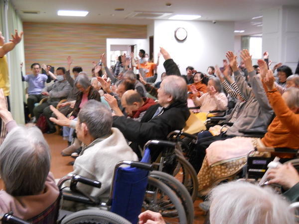 老人保健施設 平野新生苑（常勤）の介護福祉士求人メイン写真2