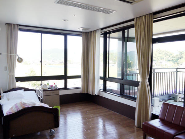 介護老人保健施設 コスモス（パート）の介護職求人メイン写真2