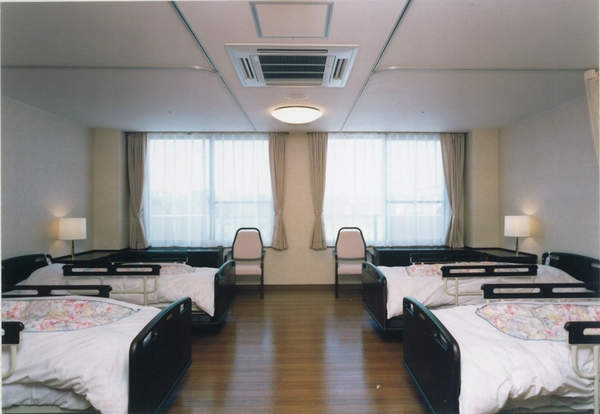 鶴見老人保健施設ラガール（常勤）の介護福祉士求人メイン写真4