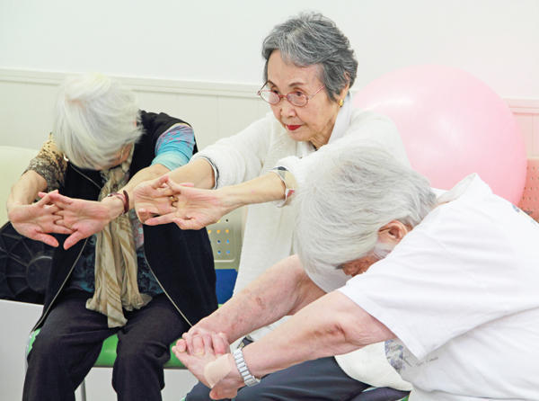 リハラボ デイサービス(機能訓練指導員)の柔道整復師求人の写真