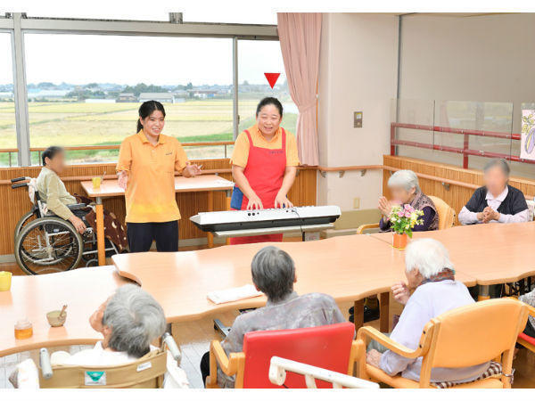 特別養護老人ホーム 白根やすらぎの里（常勤）の介護福祉士求人メイン写真4