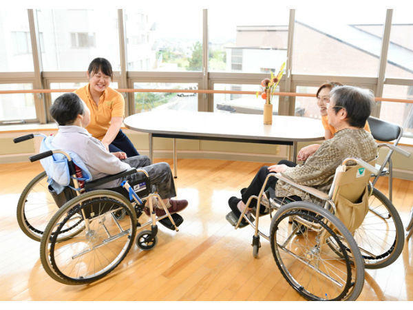 特別養護老人ホーム 白根やすらぎの里（常勤）の介護職求人メイン写真2