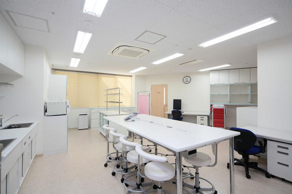 鶴川リハビリテーション病院（常勤）の看護助手求人メイン写真2