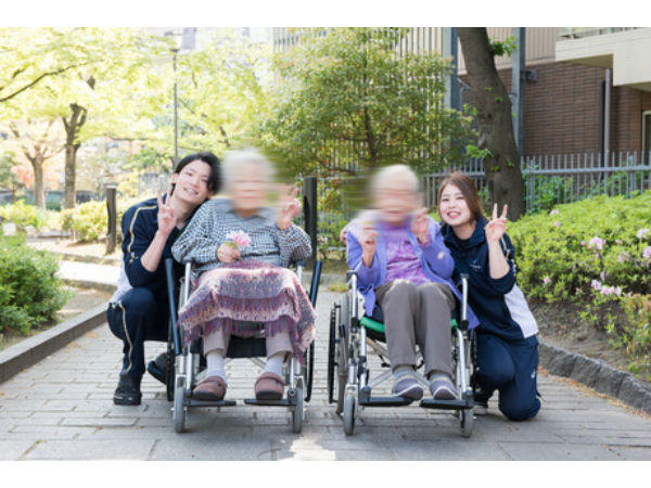 特別養護老人ホーム　癒しの里 西小松川（パート）の介護福祉士求人メイン写真2