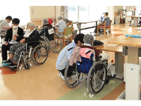 介護老人保健施設 東海園（常勤）の介護職求人メイン写真1