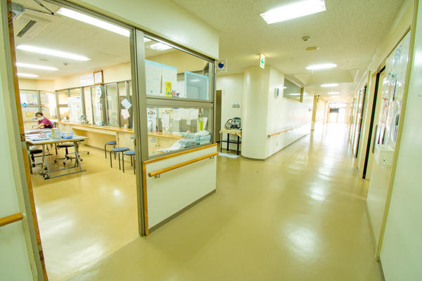 医療法人衷心会 小鳥居病院（常勤）の看護助手求人メイン写真3