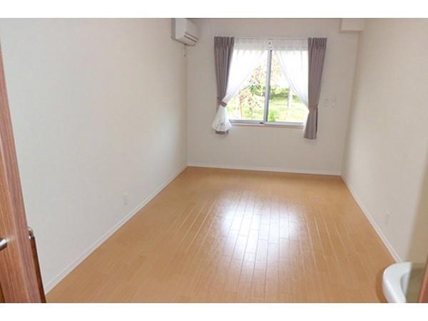 介護付き有料老人ホーム　むつみの郷 岡田（常勤）の介護福祉士求人メイン写真2