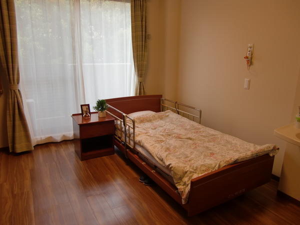 ロイヤルレジデンス鵠沼（夜勤専従パート）の介護職求人メイン写真3