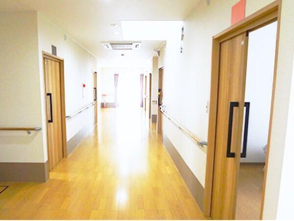 特別養護老人ホームやまゆり（常勤）の介護職求人メイン写真2