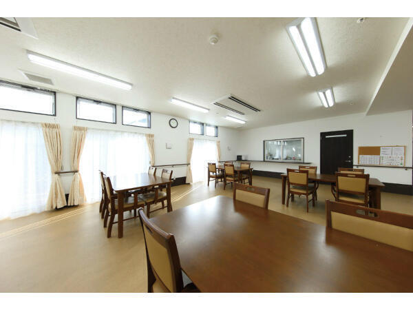 住宅型有料老人ホーム ピア茨木（夜勤専従パート）の介護福祉士求人メイン写真3