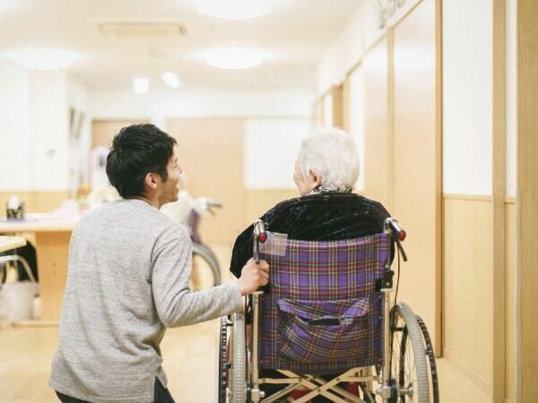 特別養護老人ホーム やすらぎの里ゆむら（パート）の介護福祉士求人メイン写真2