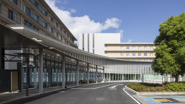 新百合ヶ丘総合病院（外来/常勤）の看護師求人メイン写真1
