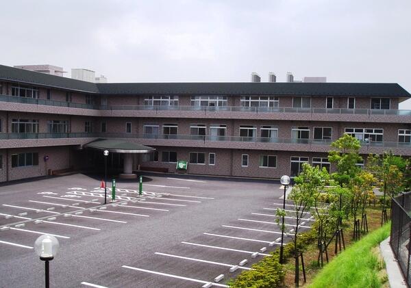 介護老人保健施設　青葉の丘（夜勤専門）の准看護師求人の写真