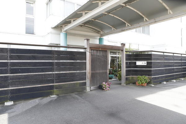 訪問看護 ロイヤルレジデンス川島（常勤）の看護師求人サブ写真1