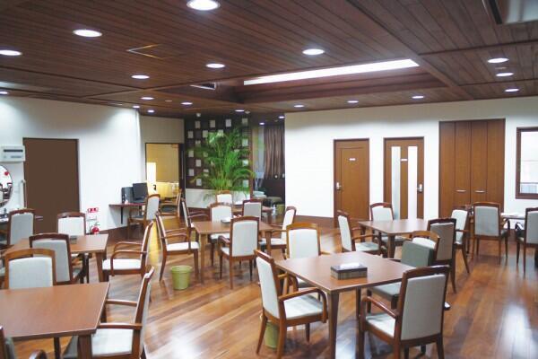 癒しのデイサービス草加安行（施設長候補/常勤）の介護福祉士求人メイン写真4