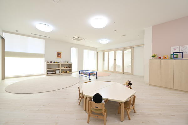 ポピンズナーサリースクール妙典（認可/常勤）の保育士求人サブ写真1