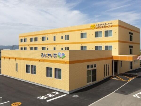 住宅型有料老人ホーム　スマイルガーデン（常勤）の介護福祉士求人の写真