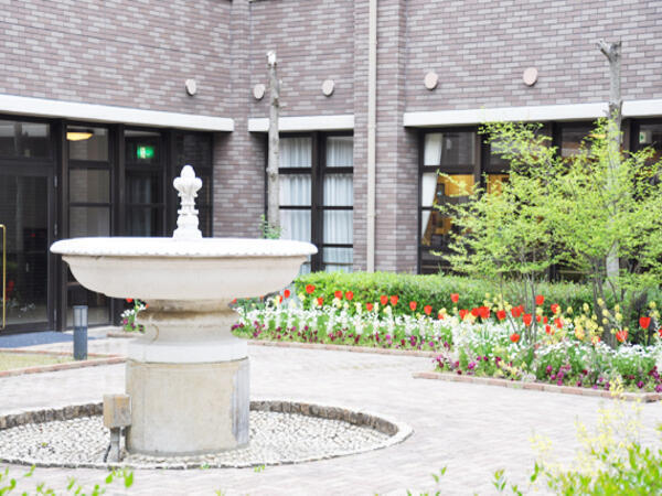 介護老人保健施設 こもれび（常勤）の介護職求人メイン写真2