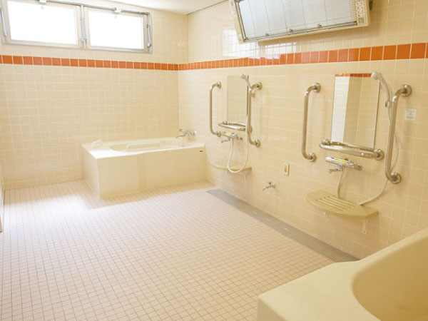 住宅型有料老人ホームエル・クルー瓢箪山駅前（常勤）の介護福祉士求人メイン写真4