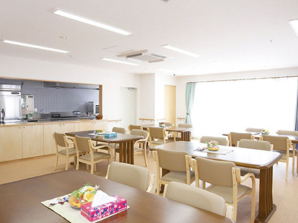 住宅型有料老人ホームエル・クルー瓢箪山駅前（常勤）の介護福祉士求人メイン写真3