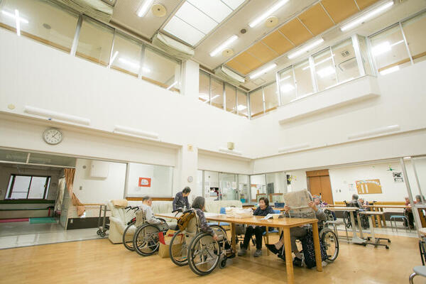 神港園シルビアホーム（契約社員/常勤）の介護職求人サブ写真2