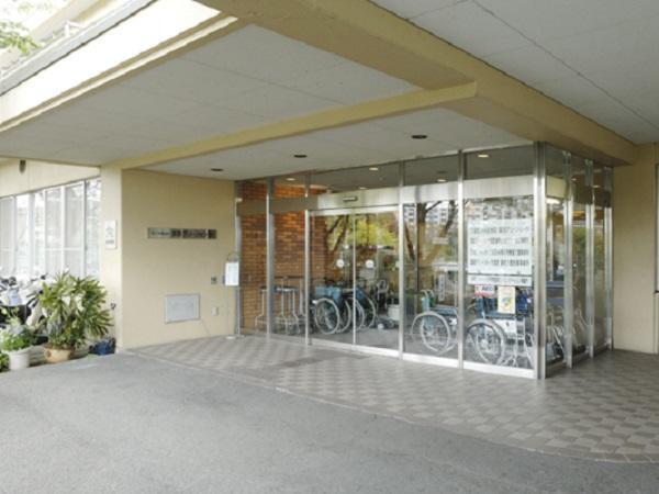 介護老人保健施設 箕面グリーンビィラ(常勤)の介護福祉士求人の写真