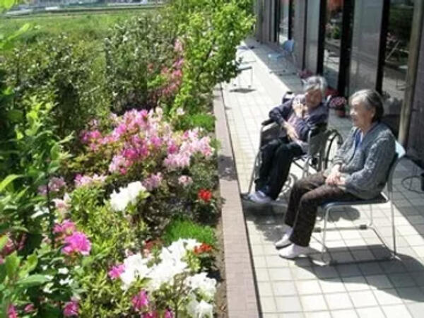 特別養護老人ホームシェステさとの花（常勤）の介護職求人メイン写真2