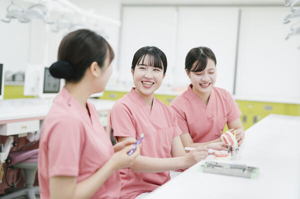 日本医歯薬専門学校（歯科衛生士/教員/常勤）の歯科衛生士求人メイン写真1
