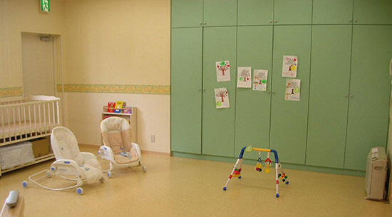 ポピンズナーサリースクール南町田(認証/常勤)の保育士求人サブ写真1