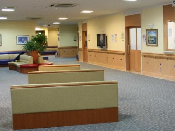 沖縄中央病院（常勤）の看護助手求人メイン写真2