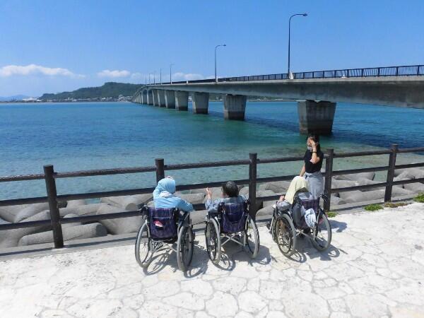 沖縄一条園デイサービスセンター（契約社員）の介護福祉士求人メイン写真2