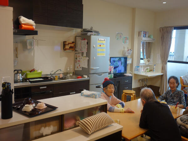 特別養護老人ホーム オアゾSやましろ（常勤）の介護福祉士求人メイン写真3