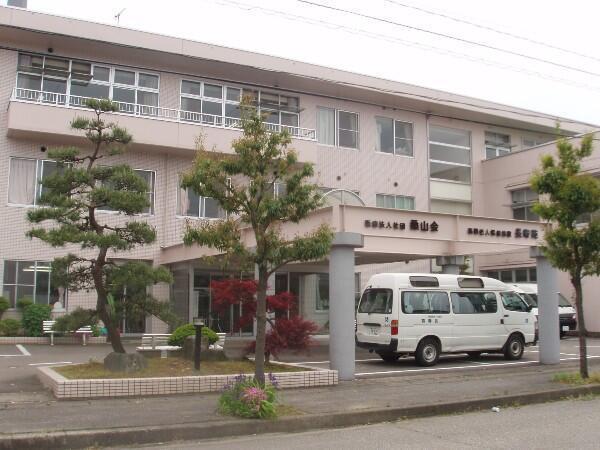 高岡老人保健施設 長寿苑（常勤）の介護職求人の写真