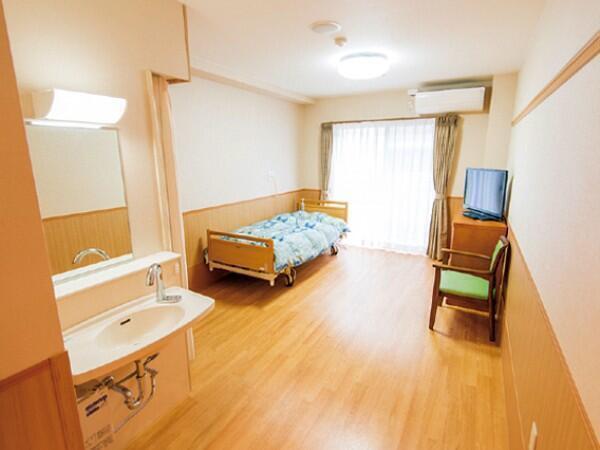 特別養護老人ホーム 川名山荘（常勤）の准看護師求人メイン写真3
