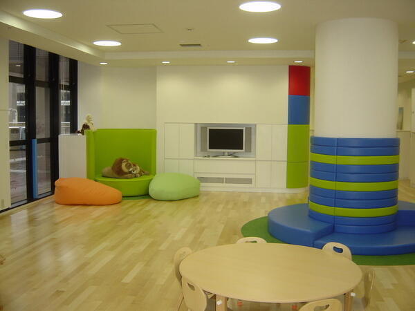 NAA保育ルームたんぽぽ（成田空港 事業所内/常勤）の保育士求人メイン写真2